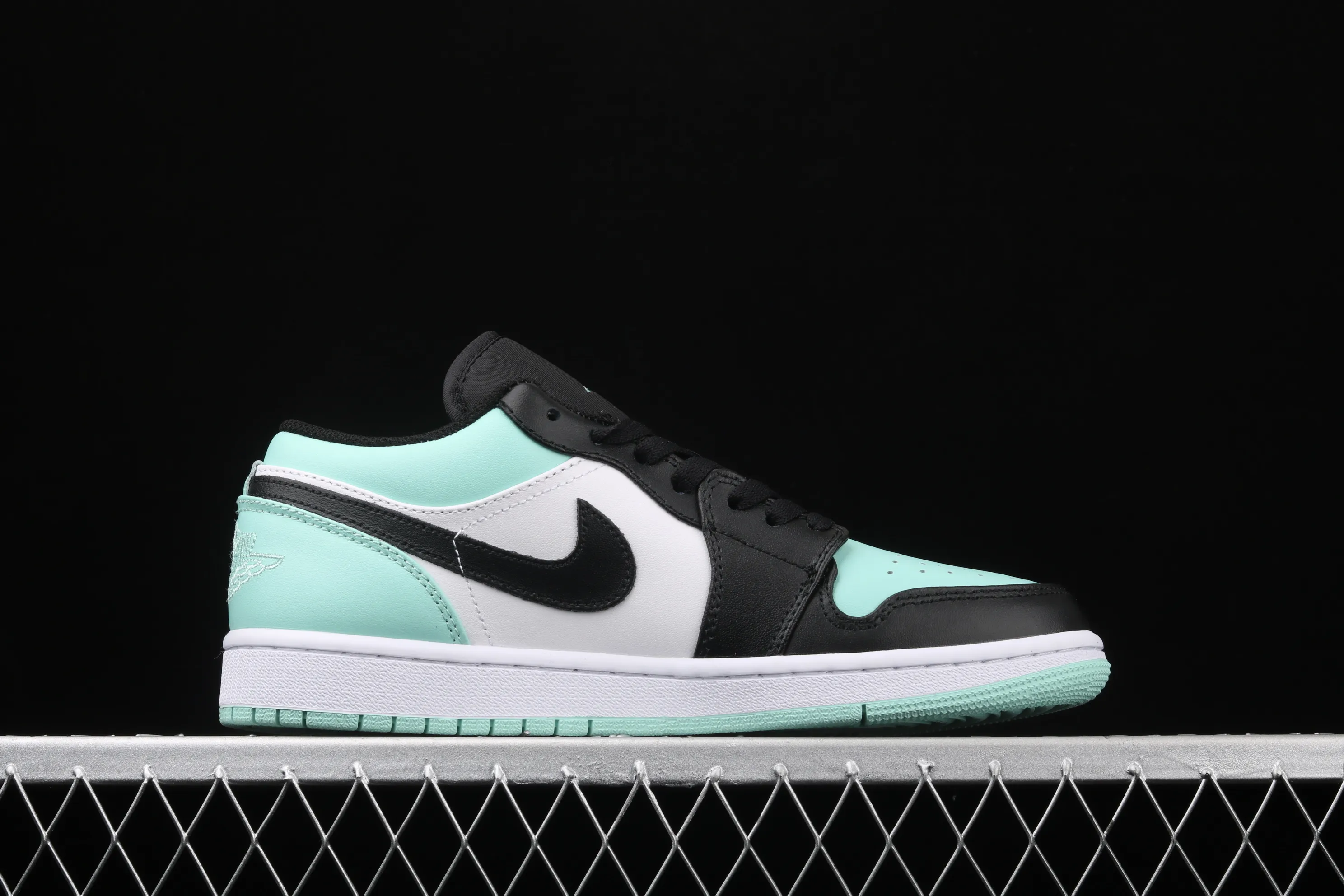 All categories Air Jordan Jordan series basketball shoes Air Jordan 1 Low New version Air Jordan 1 Low AJ1 Joe 1 low top leather cultural and leisure sports sneakers 553558-117